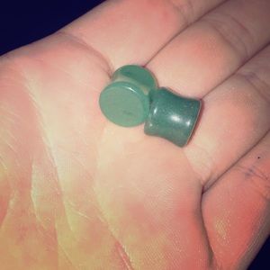 Double zero stone plugs